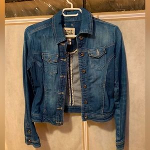 Mango denim jacket, size medium. I’m excellent used condition
